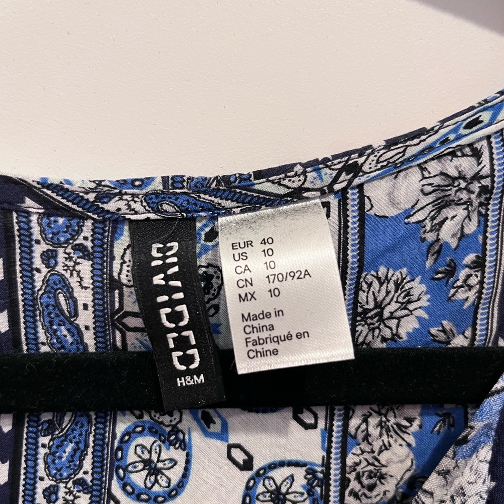 H&M Top - Picture 2 of 2